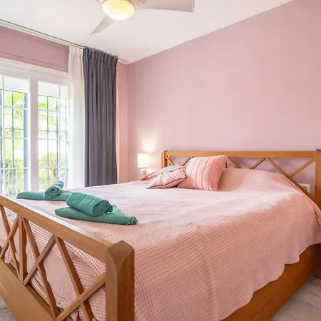Сasa de vacaciones 3 Bedroom Gorgeous In *